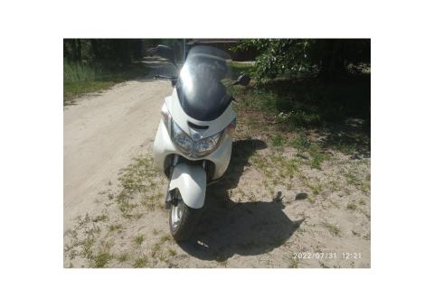 Продам максіскутер Сузукі Скайвейв 400